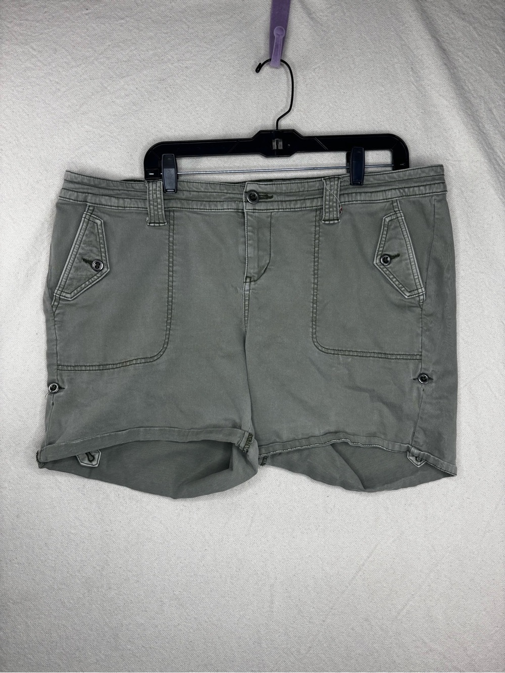 Torrid women’s size 18 khaki shorts